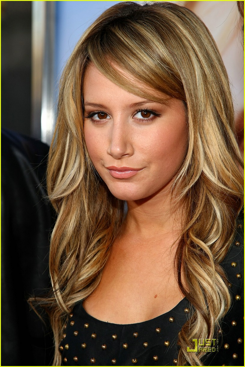 https://www.mugglarportalen.se/images/proxy.php?q=http%3A%2F%2Fcdn02.cdn.justjared.com%2Fwp-content%2Fuploads%2F2008%2F08%2Ftisdale-bunny%2Fashley-tisdale-house-bunny-02.jpg