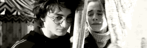 https://www.mugglarportalen.se/images/proxy.php?q=http%3A%2F%2Fi1021.photobucket.com%2Falbums%2Faf340%2FShelbyislamer%2FHarry%2520Potter%2FHarry%2520Potter%2520gifs%2Ftumblr_l4yb0zIdmn1qzzqaxo1_500.gif