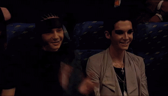 https://www.mugglarportalen.se/images/proxy.php?q=http%3A%2F%2Fi460.photobucket.com%2Falbums%2Fqq330%2Ftokiohotelvampires%2FTokio%2520Hotel%2Fhug.gif