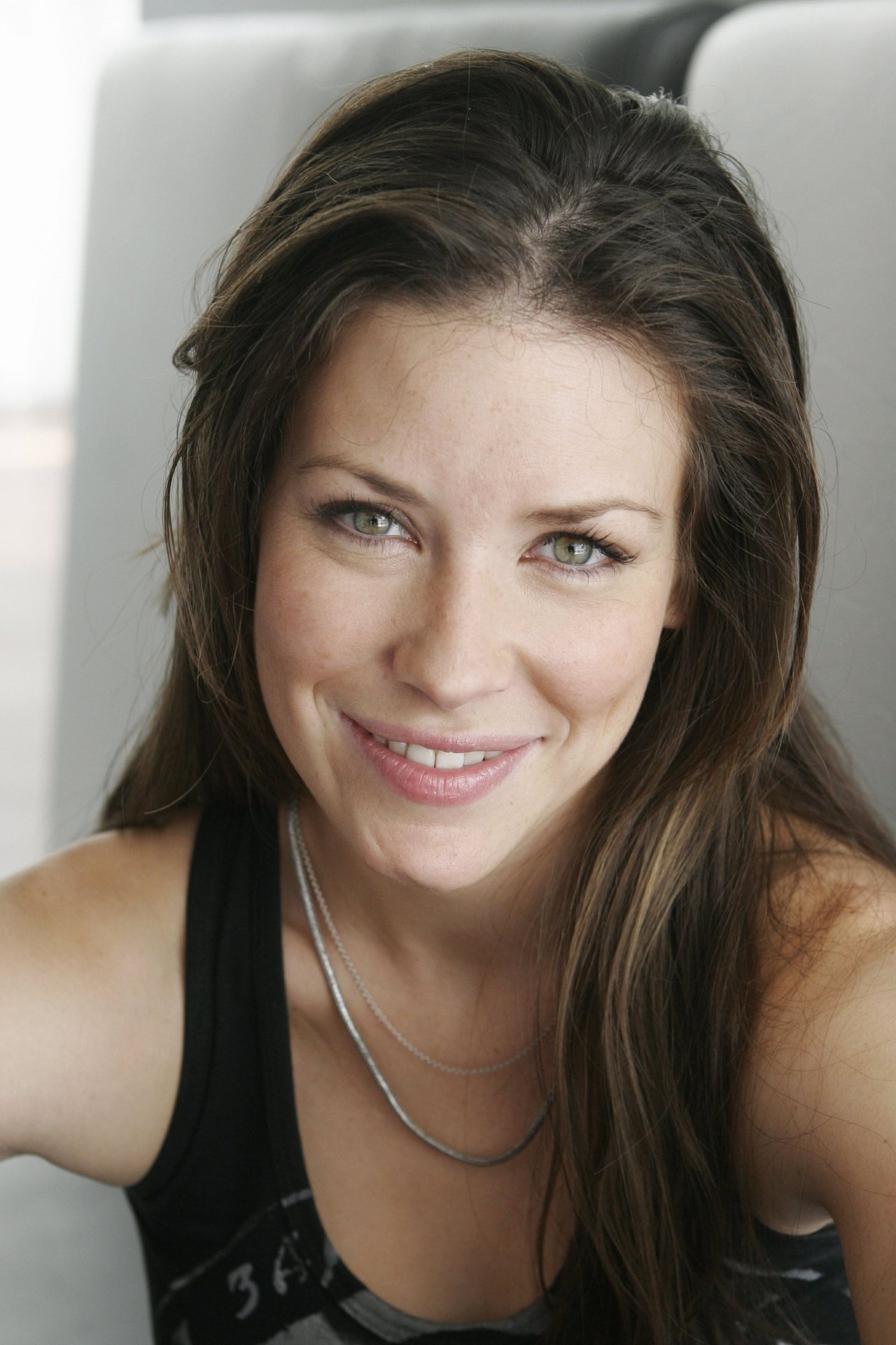 https://www.mugglarportalen.se/images/proxy.php?q=http%3A%2F%2Fimages.fanpop.com%2Fimages%2Fimage_uploads%2FEvangeline-Lilly-evangeline-lilly-222755_1280_1920.jpg