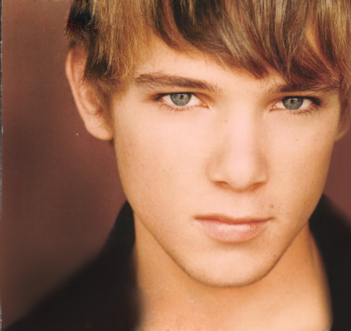 https://www.mugglarportalen.se/images/proxy.php?q=http%3A%2F%2Fimages2.fanpop.com%2Fimage%2Fphotos%2F13800000%2FMax-Thieriot-as-Jack-Twist-house-of-night-series-13802488-1203-1134.jpg
