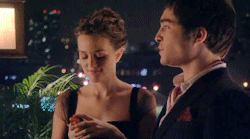 https://www.mugglarportalen.se/images/proxy.php?q=http%3A%2F%2Fimages2.fanpop.com%2Fimages%2Fphotos%2F6400000%2FChuck-and-Blair-gifs-blair-and-chuck-6407101-250-139.gif