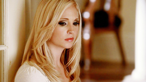 https://www.mugglarportalen.se/images/proxy.php?q=http%3A%2F%2Fimages4.fanpop.com%2Fimage%2Fphotos%2F15700000%2FCaroline-Forbes-caroline-forbes-15776120-500-282.jpg