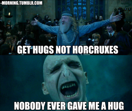 https://www.mugglarportalen.se/images/proxy.php?q=http%3A%2F%2Fimages4.fanpop.com%2Fimage%2Fphotos%2F18300000%2FVoldy-needs-a-Hug-death-eater-roleplay-18393060-500-420.jpg
