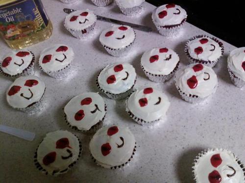 https://www.mugglarportalen.se/images/proxy.php?q=http%3A%2F%2Fimages4.fanpop.com%2Fimage%2Fphotos%2F19400000%2FVoldemort-Cupcakes-harry-potter-vs-twilight-19483886-500-375.jpg