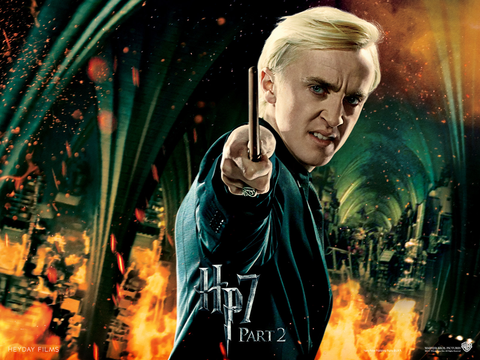 https://www.mugglarportalen.se/images/proxy.php?q=http%3A%2F%2Fimages4.fanpop.com%2Fimage%2Fphotos%2F23300000%2FDeathly-Hallows-Part-II-Official-Wallpapers-draco-malfoy-23331829-1600-1200.jpg