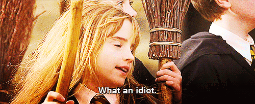 https://www.mugglarportalen.se/images/proxy.php?q=http%3A%2F%2Fimages4.fanpop.com%2Fimage%2Fphotos%2F23600000%2FHermione-Granger-GIFs-hermione-granger-23646814-500-205.gif