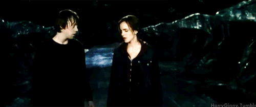 https://www.mugglarportalen.se/images/proxy.php?q=http%3A%2F%2Fimages4.fanpop.com%2Fimage%2Fphotos%2F23700000%2FRon-Hermione-kiss-ronald-weasley-23737414-500-209.gif