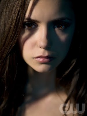 https://www.mugglarportalen.se/images/proxy.php?q=http%3A%2F%2Fimages4.fanpop.com%2Fimage%2Fphotos%2F23700000%2Fthe-vampire-diaries-the-vampire-diaries-23701839-301-400.jpg