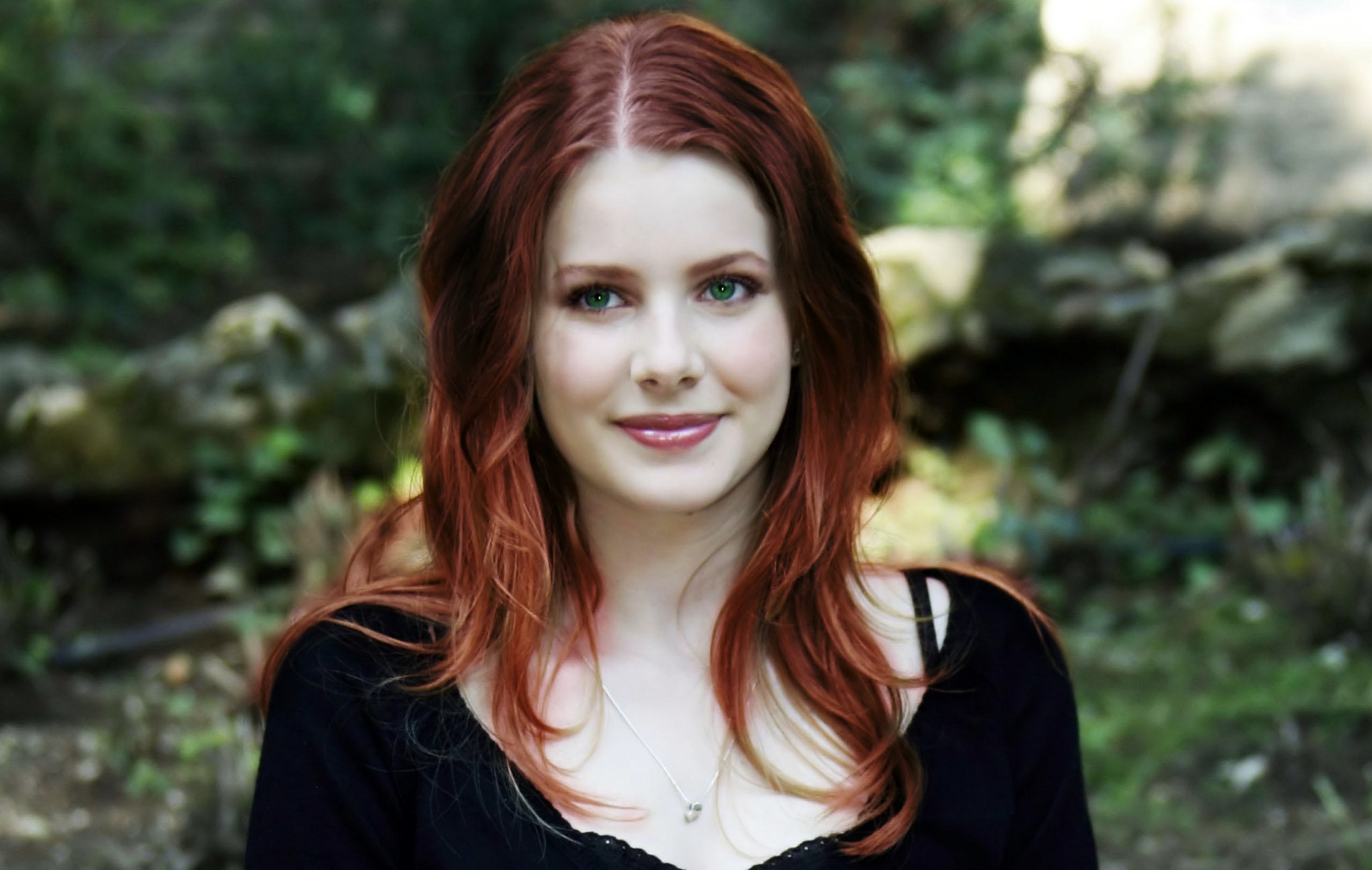 https://www.mugglarportalen.se/images/proxy.php?q=http%3A%2F%2Fimages4.fanpop.com%2Fimage%2Fphotos%2F23900000%2FLily-Evans-lily-evans-23931329-2522-1600.jpg