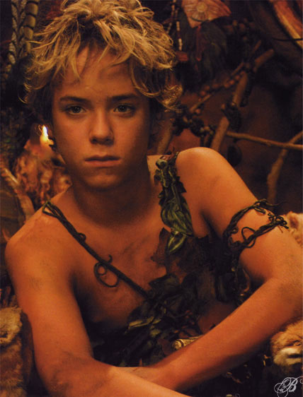 https://www.mugglarportalen.se/images/proxy.php?q=http%3A%2F%2Fimages5.fanpop.com%2Fimage%2Fphotos%2F31300000%2FJeremy-Sumpter-as-Peter-Pan-2003-natasajackson-E2-99-A5-31301220-428-562.jpg