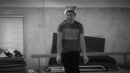 https://www.mugglarportalen.se/images/proxy.php?q=http%3A%2F%2Fimages6.fanpop.com%2Fimage%2Fphotos%2F33500000%2FJohn-barrowman-moving-gifs-hottest-actors-33563745-450-254.gif