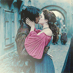 https://www.mugglarportalen.se/images/proxy.php?q=http%3A%2F%2Fimages6.fanpop.com%2Fimage%2Fphotos%2F37100000%2FConstance-and-D-Artagnan-dartagnan-the-musketeers-37158468-245-245.gif
