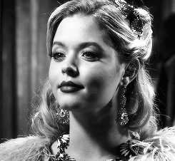 https://www.mugglarportalen.se/images/proxy.php?q=http%3A%2F%2Fimages6.fanpop.com%2Fimage%2Fphotos%2F37500000%2FAlison-DiLaurentis-alison-delaurentis-37511917-245-226.gif