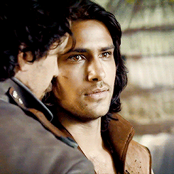 https://www.mugglarportalen.se/images/proxy.php?q=http%3A%2F%2Fimages6.fanpop.com%2Fimage%2Fphotos%2F38100000%2FAramis-and-D-Artagnan-dartagnan-the-musketeers-38163996-245-245.gif
