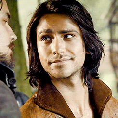 https://www.mugglarportalen.se/images/proxy.php?q=http%3A%2F%2Fimages6.fanpop.com%2Fimage%2Fphotos%2F38100000%2FAramis-and-D-Artagnan-the-musketeers-bbc-38163915-245-245.gif