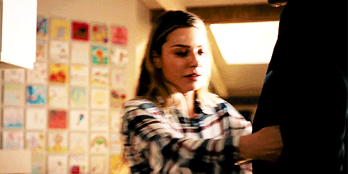https://www.mugglarportalen.se/images/proxy.php?q=http%3A%2F%2Fimages6.fanpop.com%2Fimage%2Fphotos%2F40600000%2FDeckerstar-Hug-lucifer-and-chloe-40610507-500-250.gif