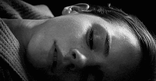 https://www.mugglarportalen.se/images/proxy.php?q=http%3A%2F%2Fmrwgifs.com%2Fwp-content%2Fuploads%2F2013%2F04%2FHermione-Granger-Crying-In-Harry-Potter-Black-White-Gif.gif