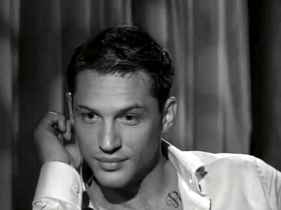 https://www.mugglarportalen.se/images/proxy.php?q=http%3A%2F%2Fmrwgifs.com%2Fwp-content%2Fuploads%2F2013%2F04%2FTom-Hardy-Wink-Gif.gif