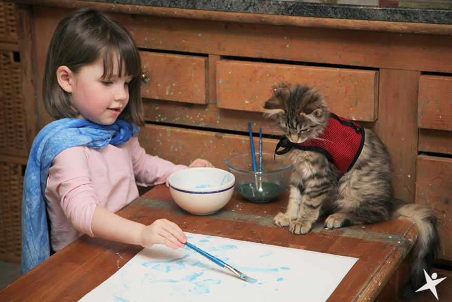 https://www.mugglarportalen.se/images/proxy.php?q=http%3A%2F%2Fwww.boredpanda.com%2Fblog%2Fwp-content%2Fuploads%2F2014%2F10%2Fthula-therapy-cat-autistic-artist-iris-grace-27.jpg