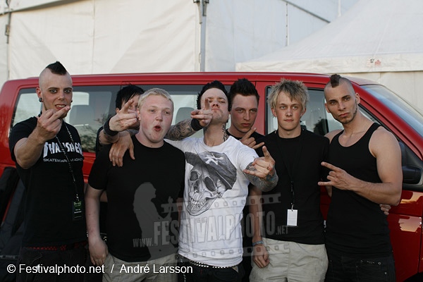 https://www.mugglarportalen.se/images/proxy.php?q=http%3A%2F%2Fwww.festivalphoto.net%2FFestival%2FProjekt%2520Festival%2F2008%2F20080509_Dead%2520By%2520April%2Fimages%2FProjekt_Festival_2008_9124_Dead_By_April.jpg
