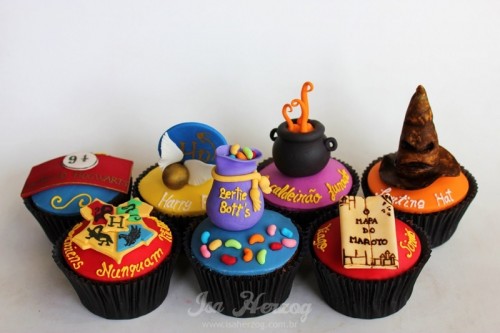 https://www.mugglarportalen.se/images/proxy.php?q=http%3A%2F%2Fwww.geeksisters.de%2Fwp-content%2Fuploads%2F2012%2F09%2Fharry-potter-cakes-500x333.jpg