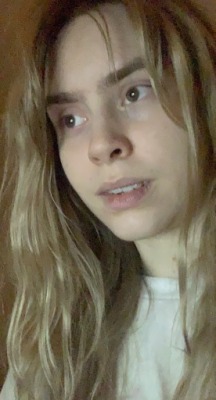 https://www.mugglarportalen.se/images/proxy.php?q=https%3A%2F%2F64.media.tumblr.com%2F5c936c4cd169e90f06686055b6528349%2F90db1c36592f84c9-fe%2Fs250x400%2F62b366cbf8473d36a091fb3eb83ef88e1839d660.jpg