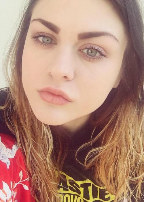 https://www.mugglarportalen.se/images/proxy.php?q=https%3A%2F%2Fhealthyceleb.com%2Fwp-content%2Fuploads%2F2018%2F03%2FFrances-Bean-Cobain-in-an-Instagram-selfie-as-seen-in-January-2018.jpg